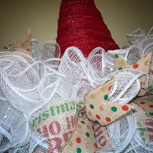 Santa Hat Wreath - Picture 5 of 7